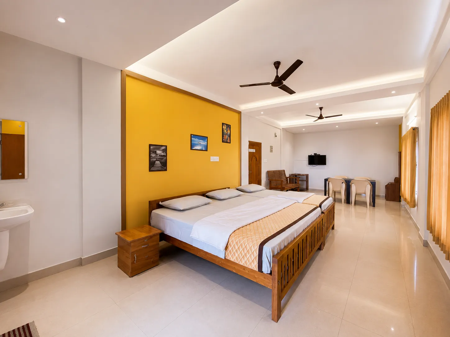Premium 3 Bed Single Room 605 - Interior View #3